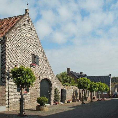 Het Gildehuis Met Sauna En Jacuzzi Stevensweert 외부 사진
